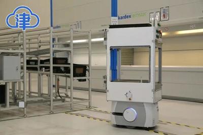 緯湃科技天津工廠啟用兩條全新生產(chǎn)線，“大塊頭”機(jī)器人“輾轉(zhuǎn)騰挪”展現(xiàn)智造實(shí)力